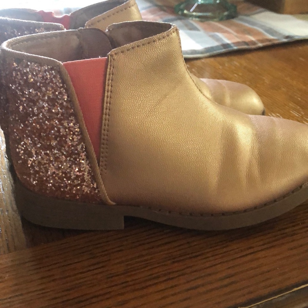 Oshkosh ankle boot